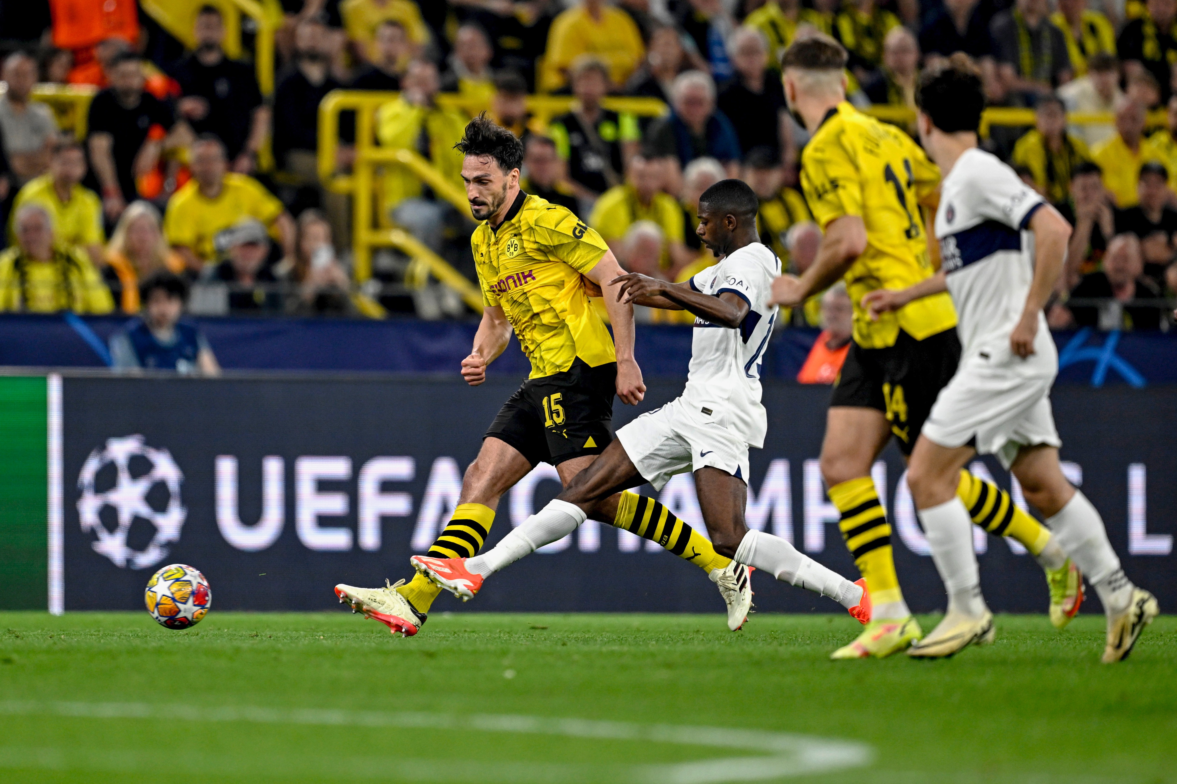 Dortmund kalon PSG, Fylkryg i jep shpresë