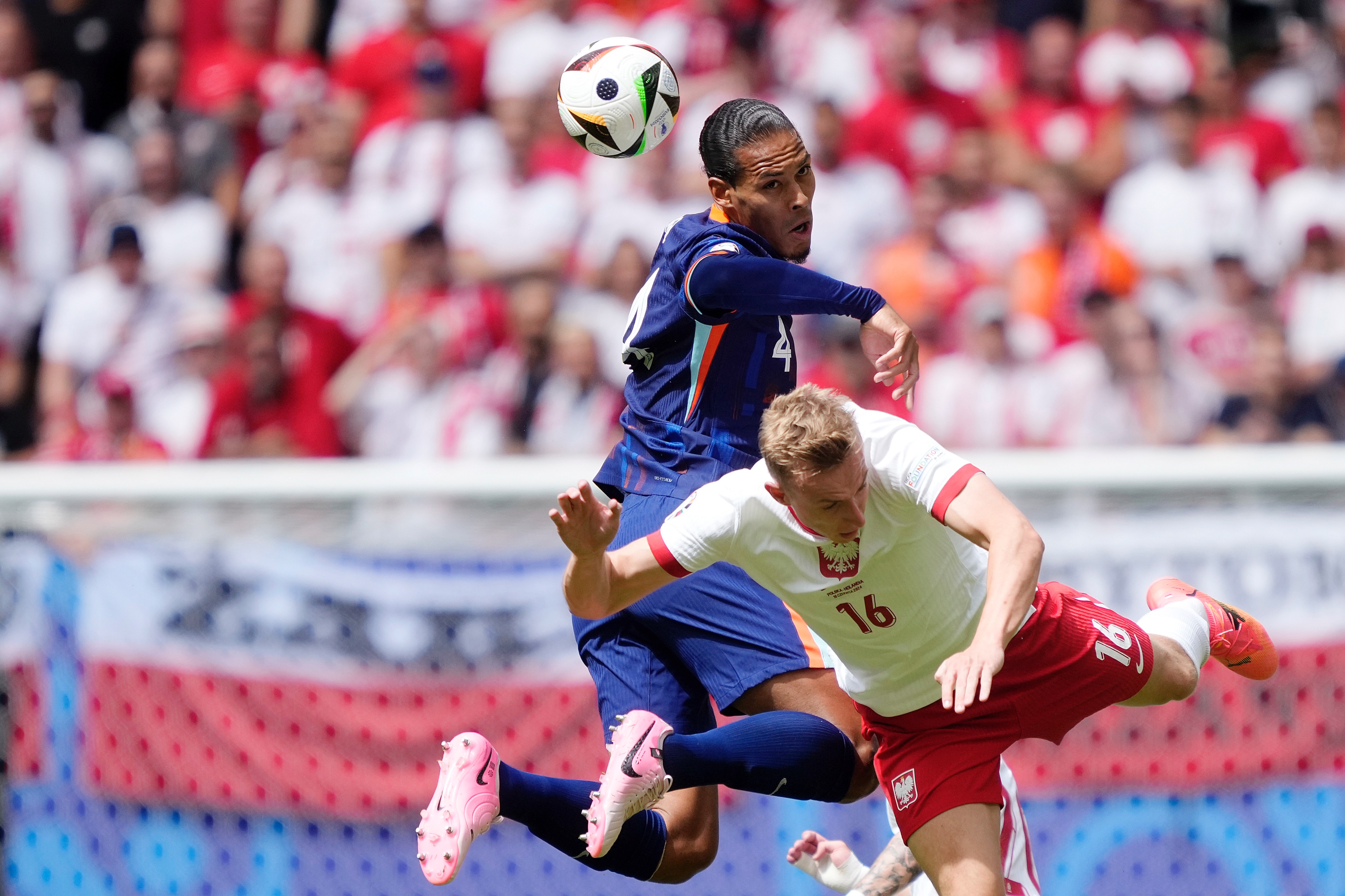 Holanda tri pikë ndaj Polonisë vendos Veghorst