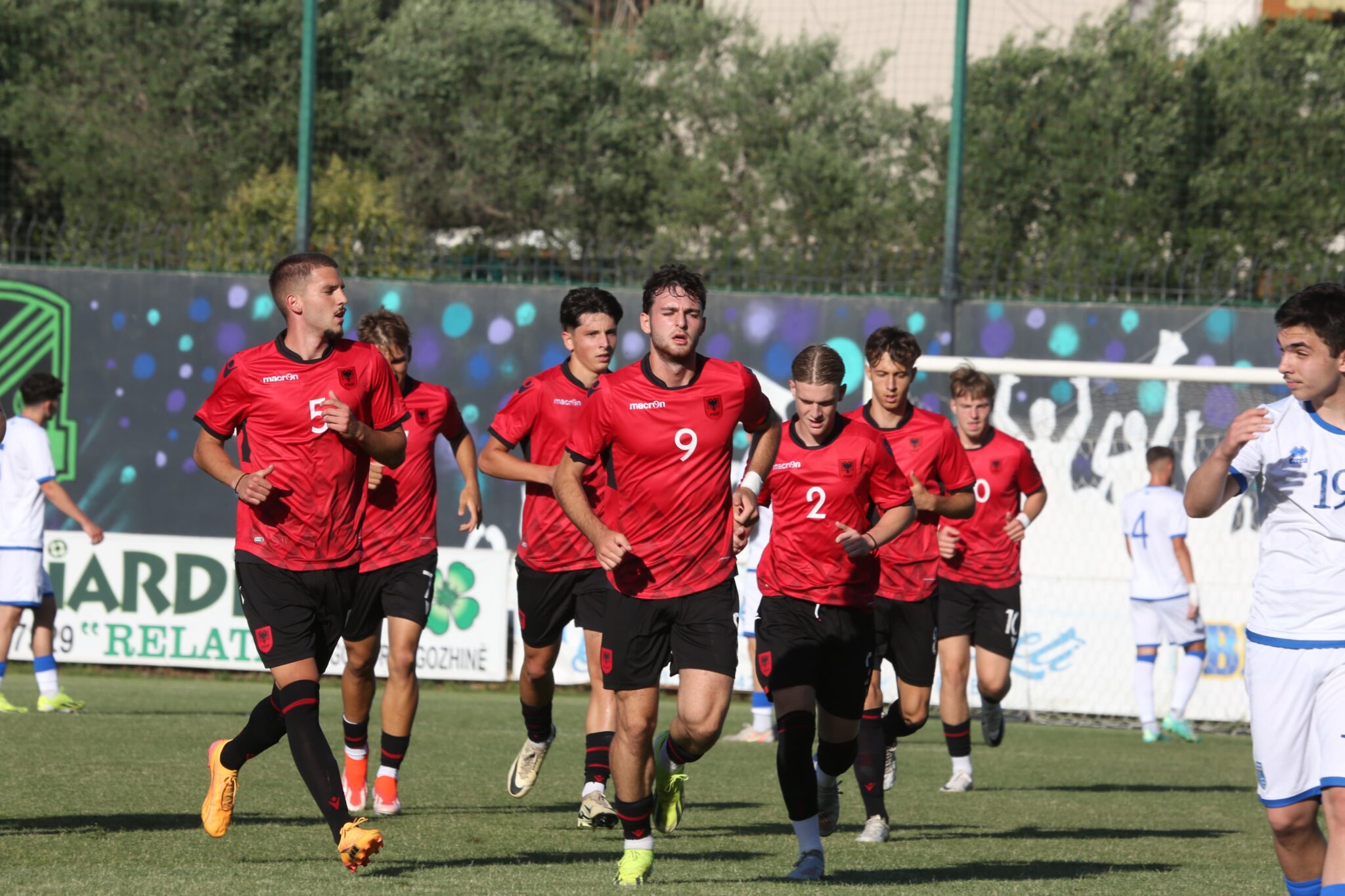 Miqësoret e moshave/ Shqipëria U19 mund Kosovën, vendos Sulejmani