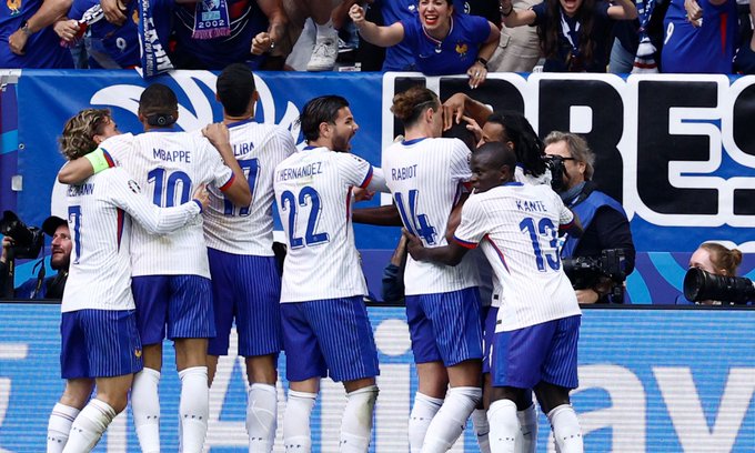 Mundi Belgjikën, Franca kalon si e pestë në çerekfinale