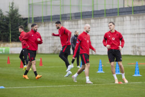 Kombetare 26 seancë