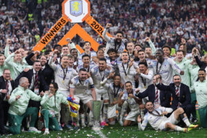 aston vila 26 europa league trofe